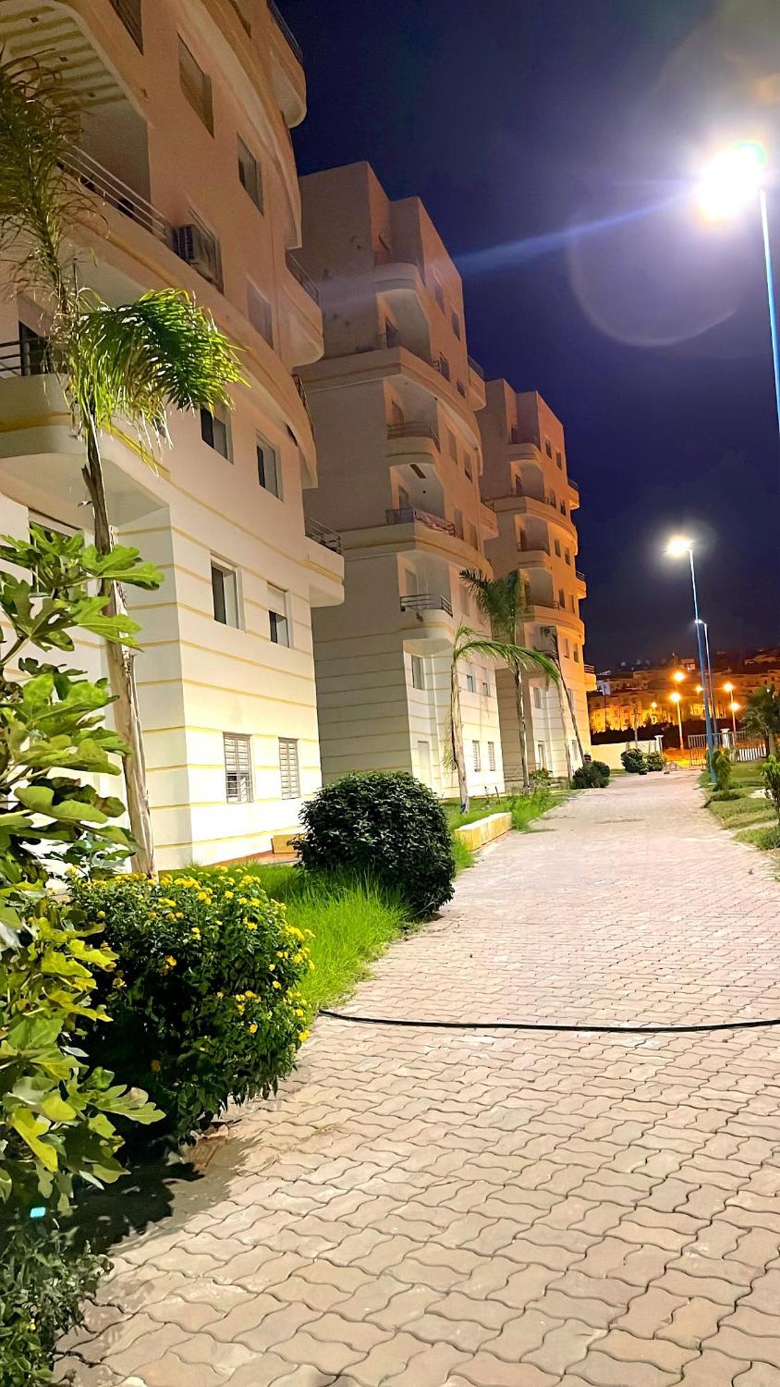 Elegant Appartement Avec Un Acces Piscine Jardin Parking Sous-Sol Et Wifi Haut Debit Fibre Optique Tánger Exterior foto