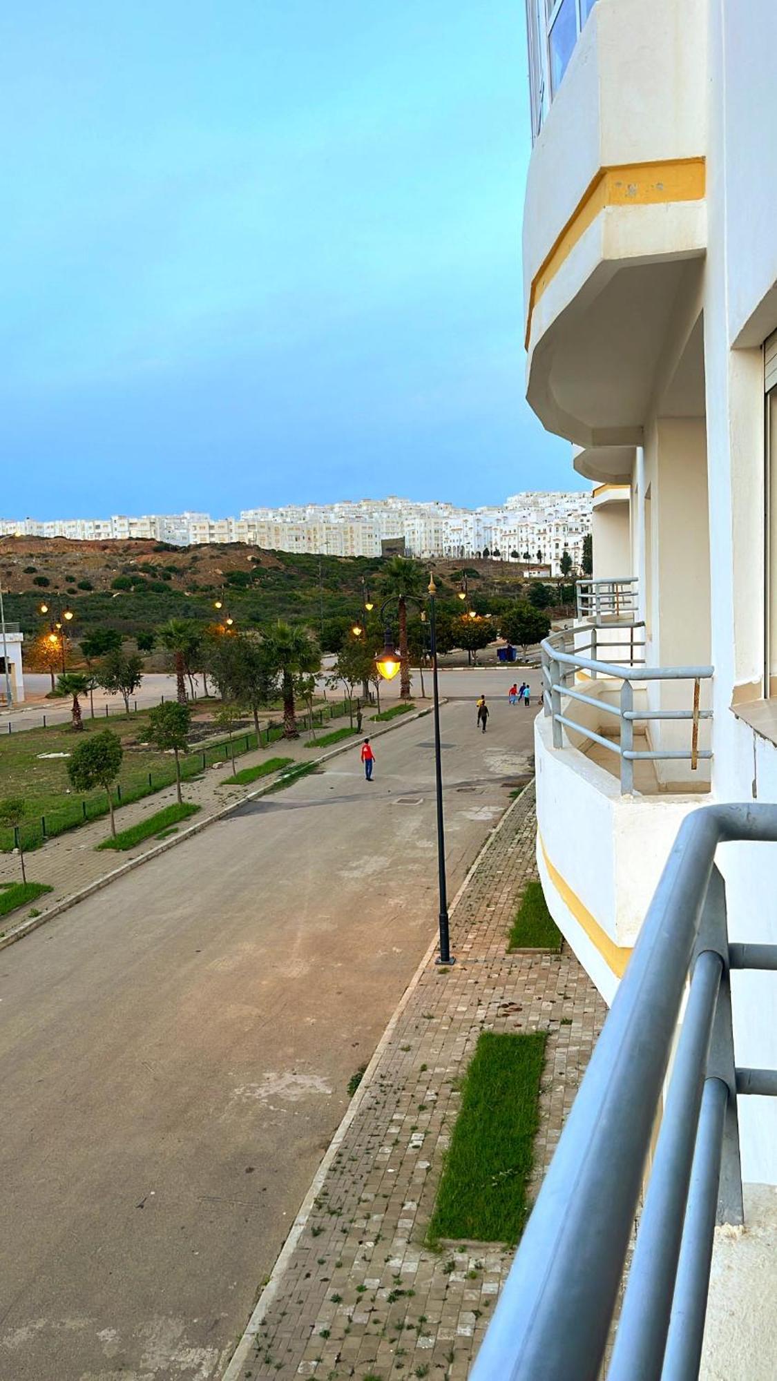 Elegant Appartement Avec Un Acces Piscine Jardin Parking Sous-Sol Et Wifi Haut Debit Fibre Optique Tánger Exterior foto