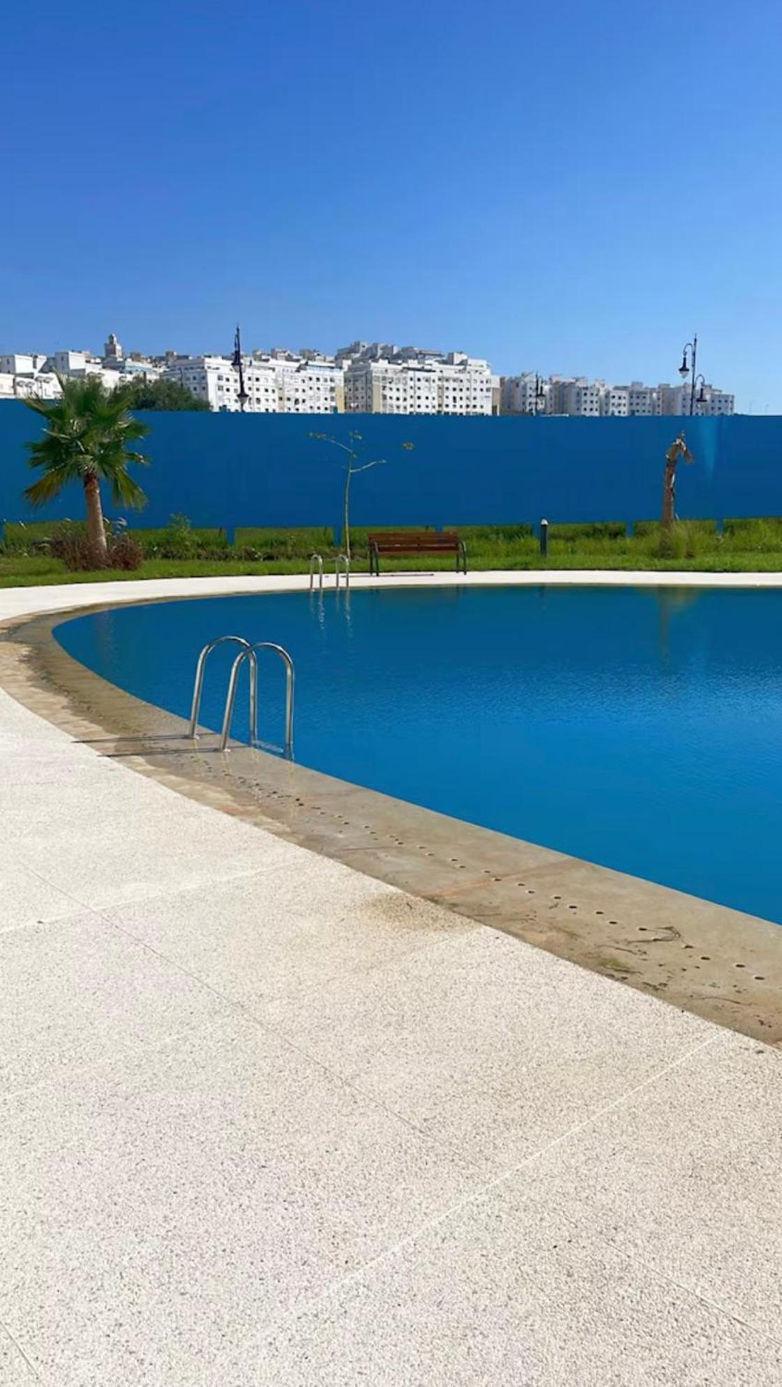 Elegant Appartement Avec Un Acces Piscine Jardin Parking Sous-Sol Et Wifi Haut Debit Fibre Optique Tánger Exterior foto