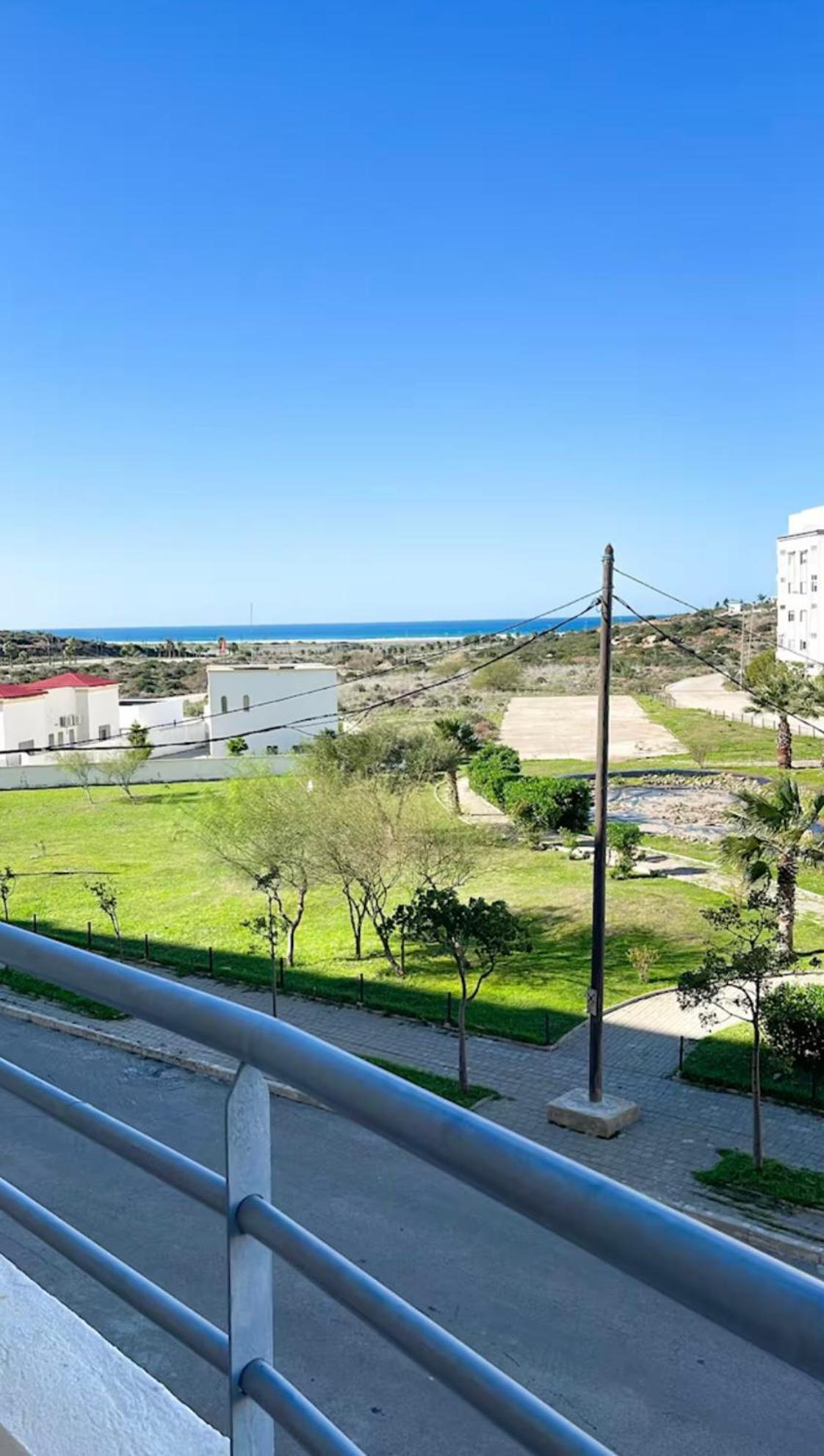 Elegant Appartement Avec Un Acces Piscine Jardin Parking Sous-Sol Et Wifi Haut Debit Fibre Optique Tánger Exterior foto